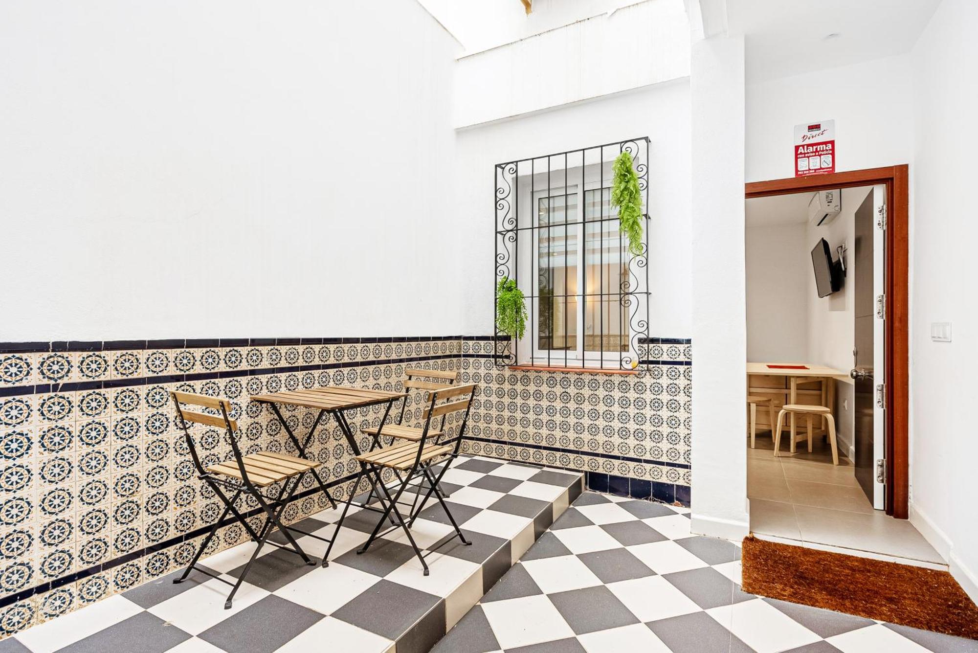 Apartment 1 - Centrico - 5 Minutos A Pie Calle Larios *